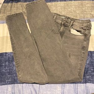 Old navy gray jeans, skinny, smells new, soft on inside and outside.